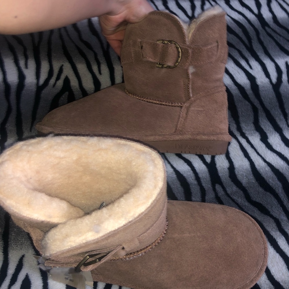 Bearpaw boots size 6